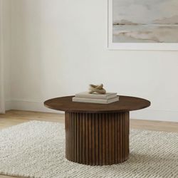 Coffee Table Walnut finish, New Especial price 