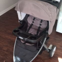 GRACO baby stroller only used once