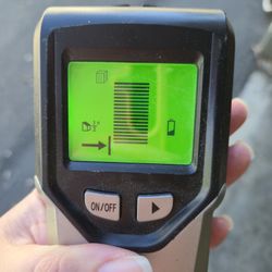 5 in 1 Stud Finder: HD LCD Display finds the Center and Edge of Wood AC Wire Metal Studs Joist Pipe