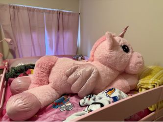 Giant unicorn stuffy