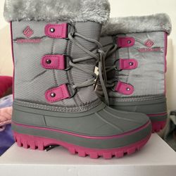 Snow boots