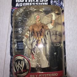 WWE Ruthless Aggression Limited Edition Rey Mysterio Autographed Figure New In Box