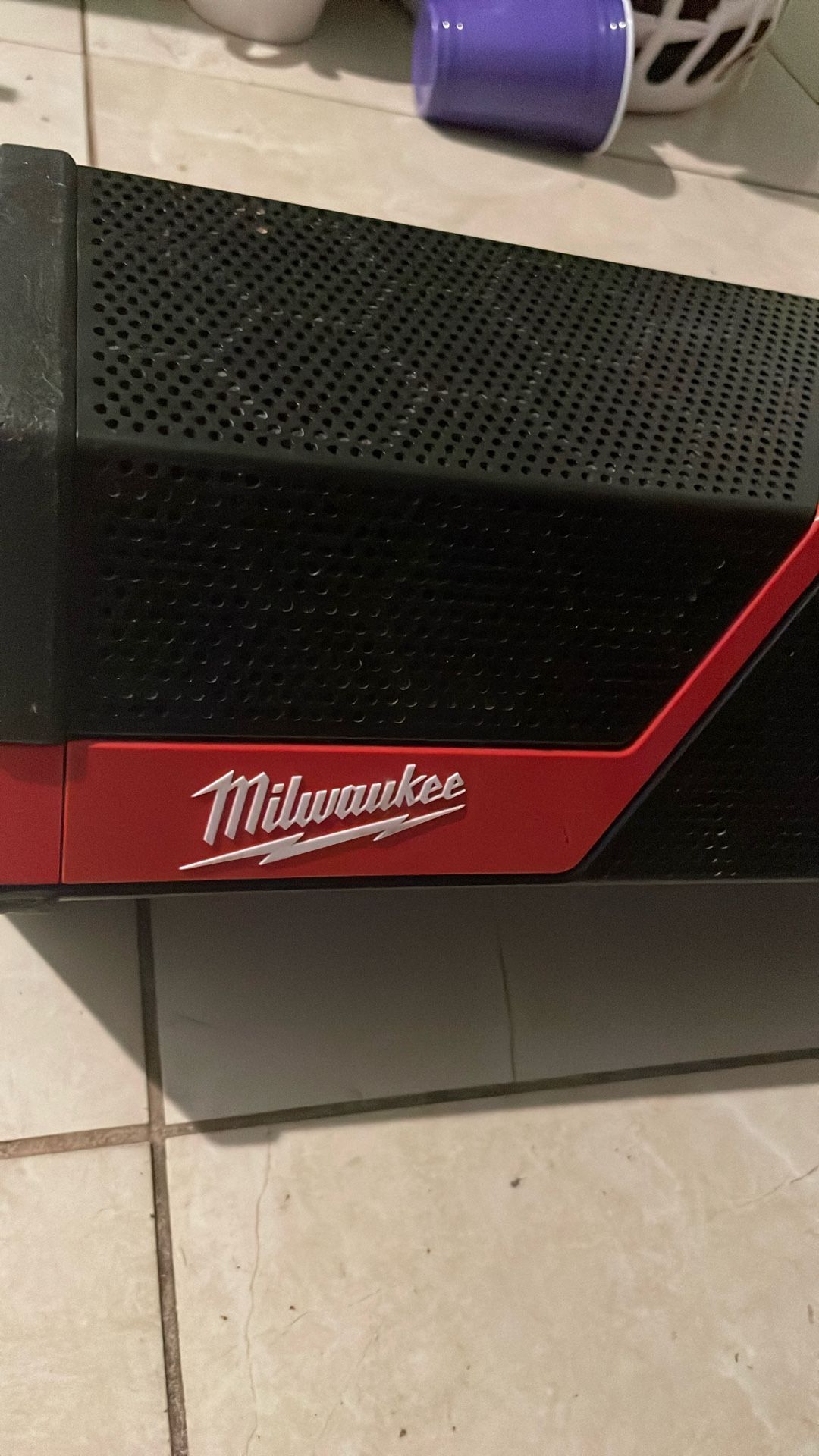 Milwaukee Speaker And Battery Charger