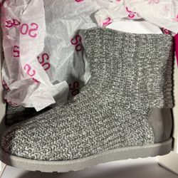 Women Boots. Size 9.5 
