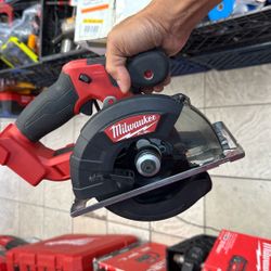 Milwaukee M18 Metal Circular Saw 