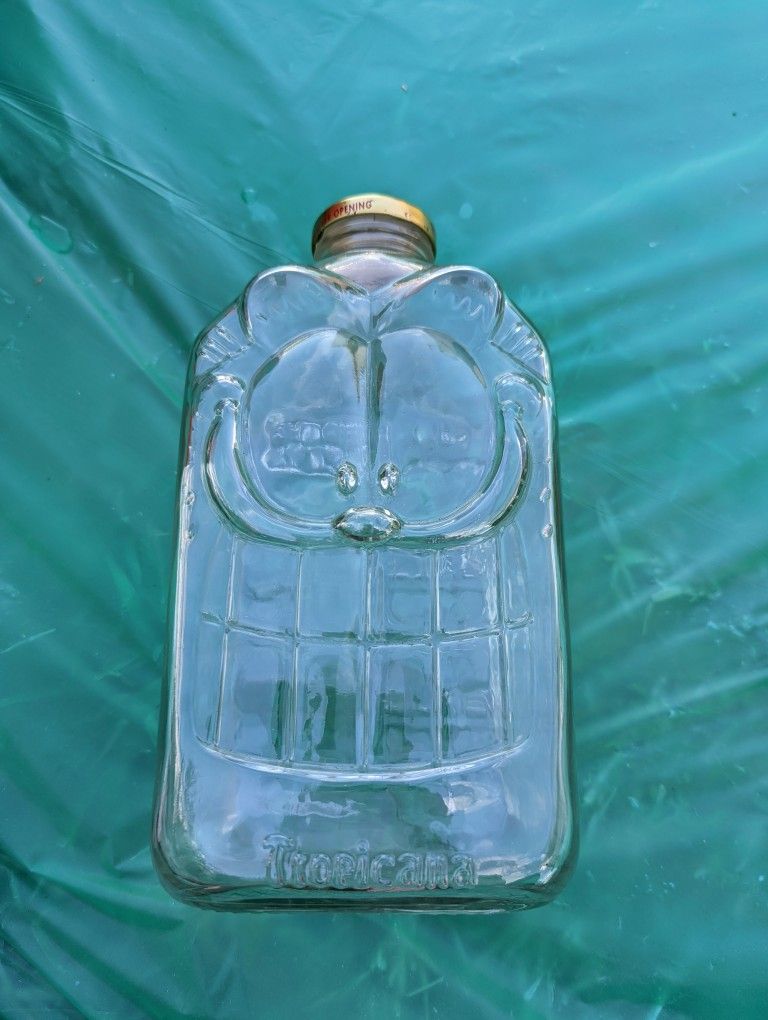 Tropicana Set - Cooling Bag, Glass Bottles, Vintage Toys