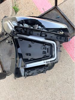 2020,2021,2022,2023,2024,2025 TAHOE/SUBURBAN HEADLIGHT PASSENGER SIDE