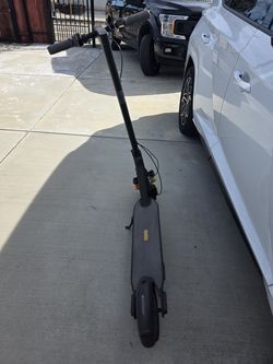 Ninebot 30GP electric scooter (practically new)
