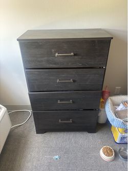 Dresser set