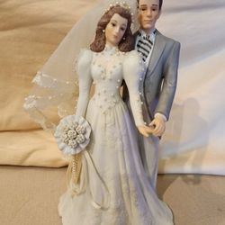 Bride And Groom Music Box Or Cake Topper