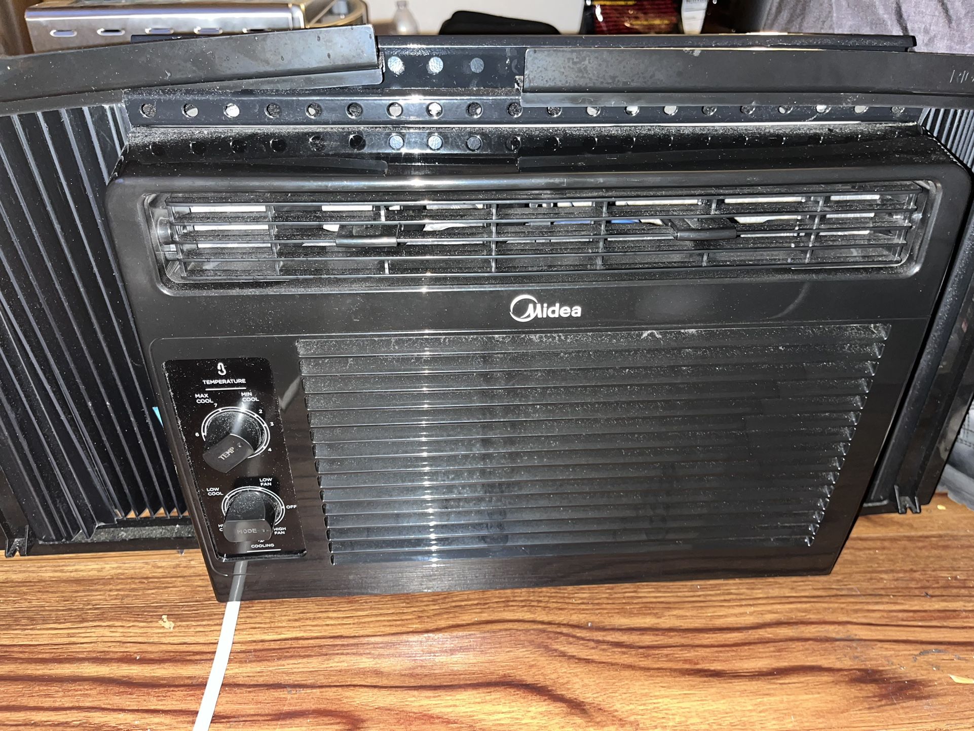 4 Month Old AC unit high Low Fan 