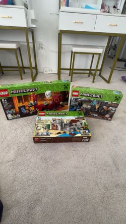 3 2015 RETIRED MINECRAFT LEGO SETS