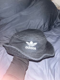 Adidas bucket hat