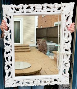 PRETTY DISTRESSED ORNATE MIRROR