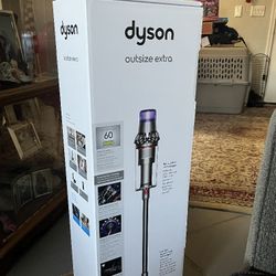 New Dyson Cordless Vacuum  (Outside Extra)