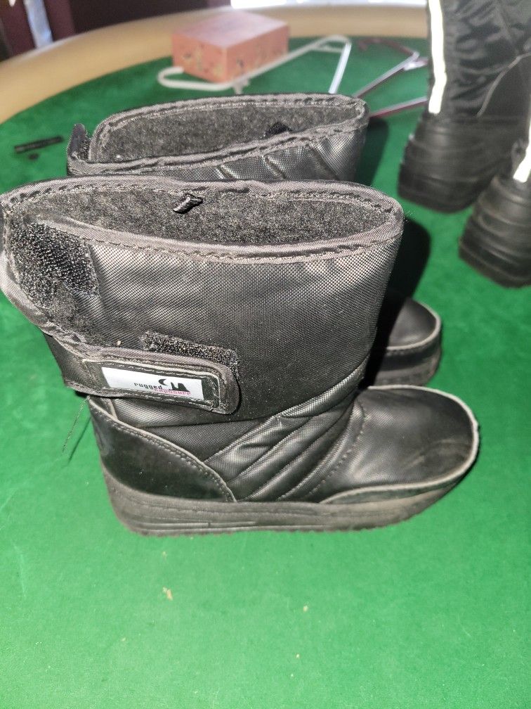Snow Boots Sz 11 Kids New!