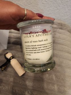 Lola's Apothecary Queen Of Roses Bath