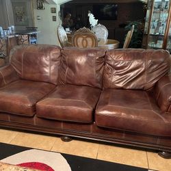 Leather Couches In Good Condition 