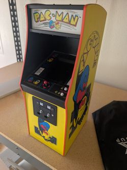 American girl Pac-Man machine