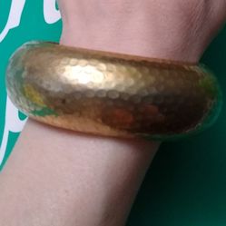 Beautiful Gold Thick Bangle Bracelet!