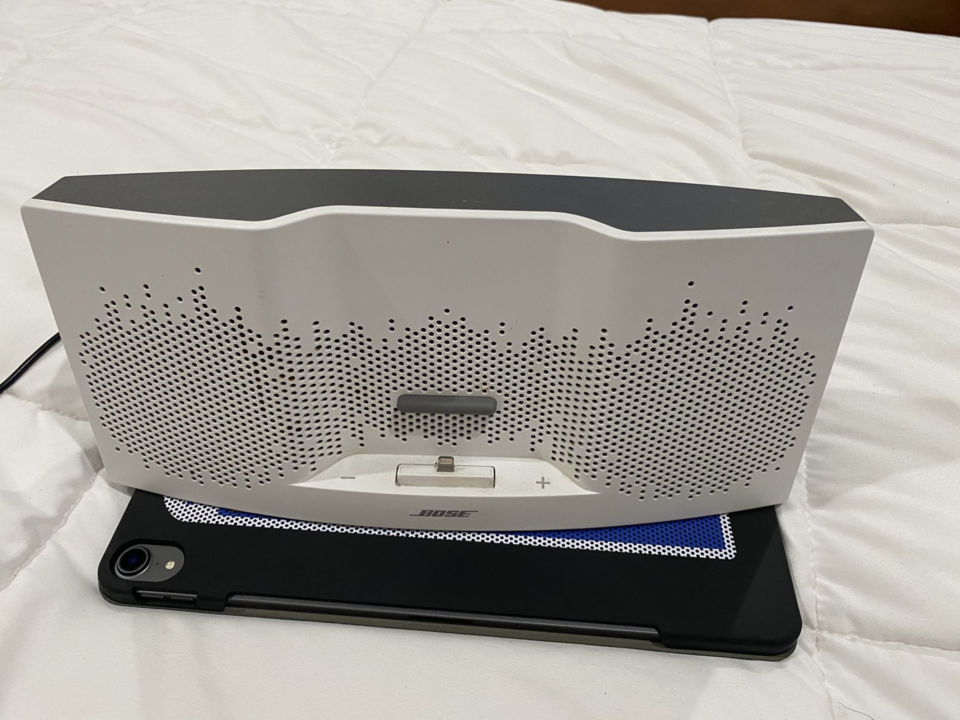 Bose soundDock XT speaker in excellent condition.