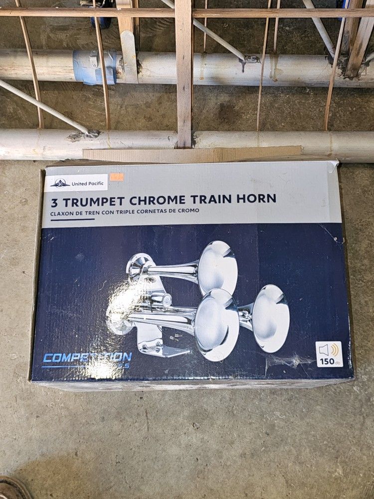 United Pacific 12v 3 Trumpet Train Horn Competition Series