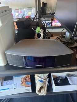 Vintage Bose Waves IV radio