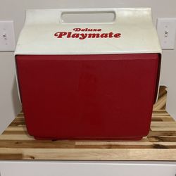 Vintage Used Larger Style Igloo Ice Chest Deluxe Playmate Cooler Camping Fishing Work Bbq Boat Travel 