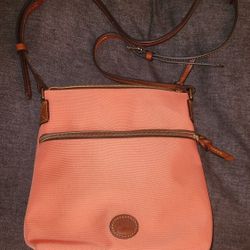 Dooney & Bourke purse 