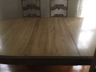 Dinning room table