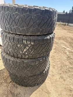 35x12.5R20LT nitto ridge grappler