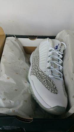 Air jordan 11 retro low sz 11