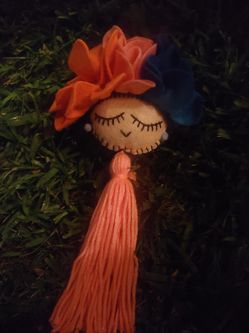 Frida keychains beautiful with flowers different colors only $8