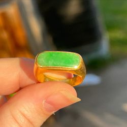Solid 22k gold heavy saddle ring with high quality natural jade bezel set