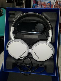 White Steelseries Headset And Dac