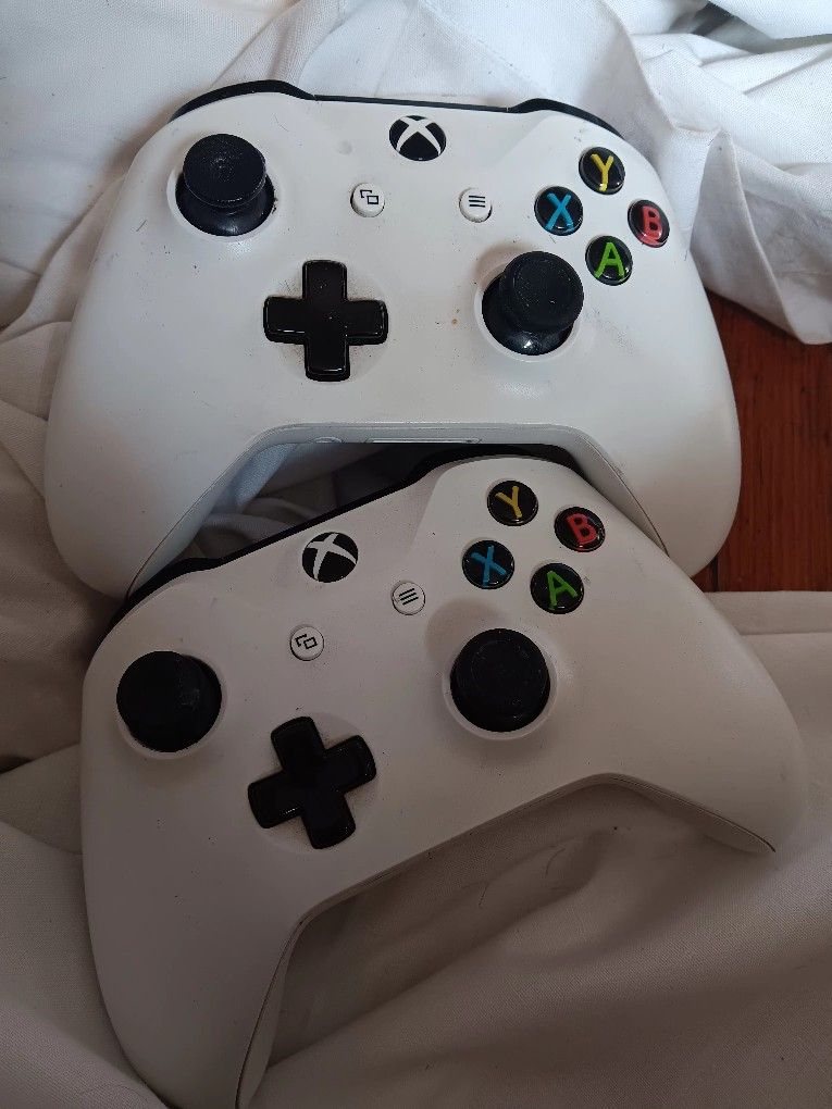 Xbox One Controllers