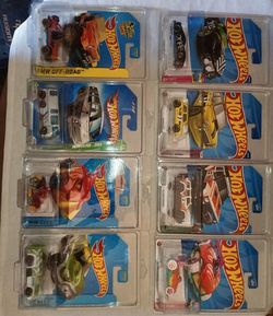 Hot wheels treasure hunts, different years $2 a piece or$ 70 for all 40