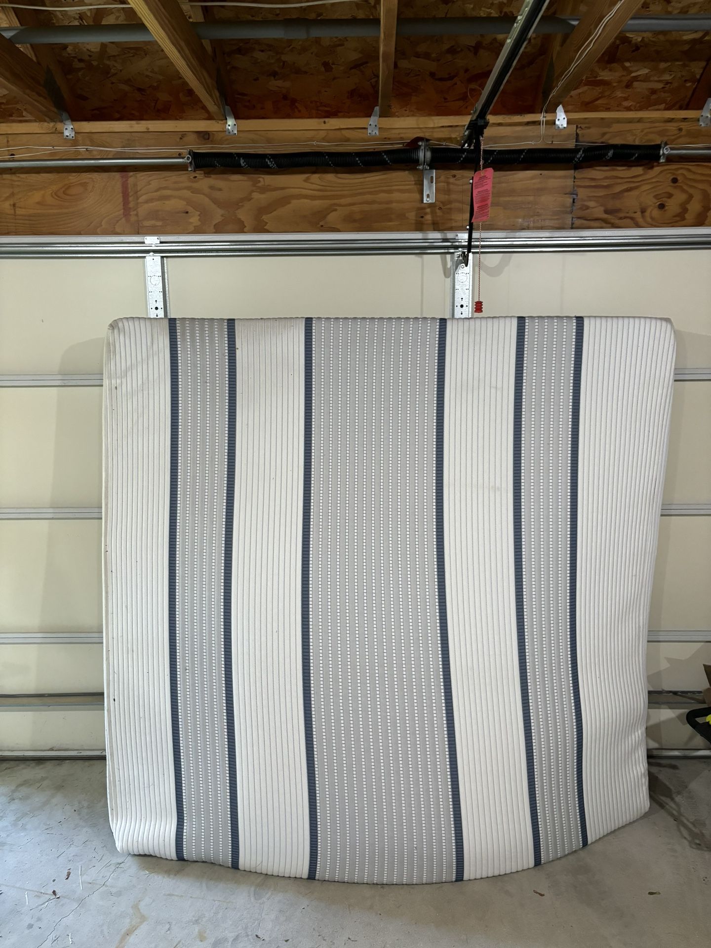 Serta Iseries Hybrid 1000 12” Medium King Mattress and Power Base