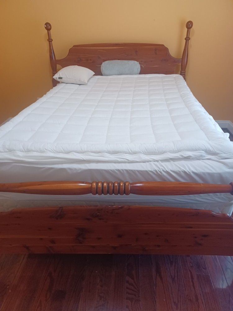Excellent Cindition Full Size Bed Read Below