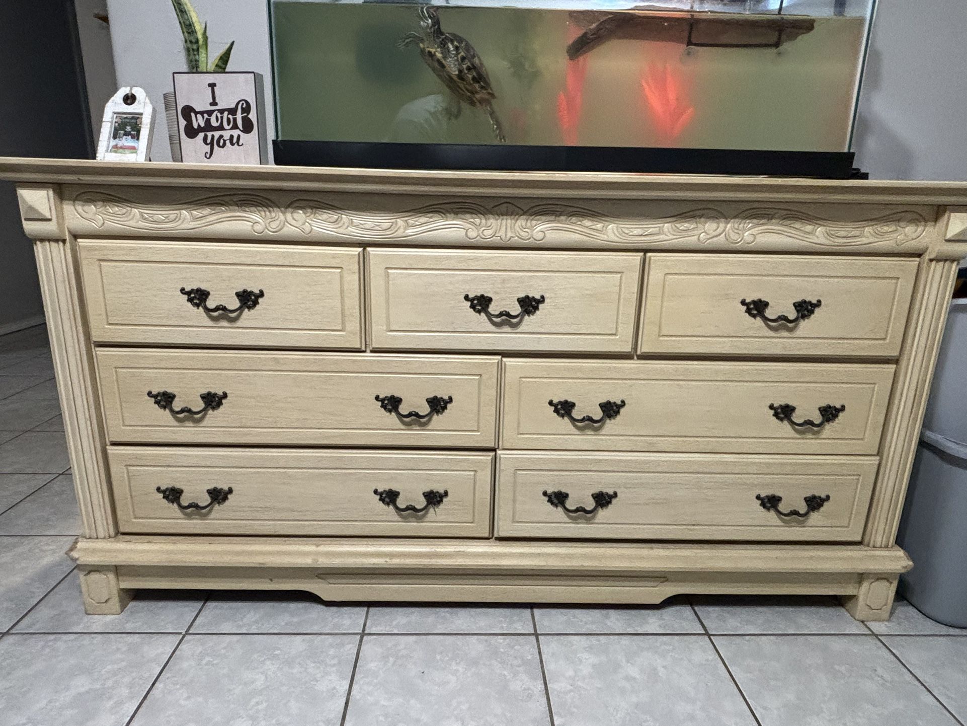 Dresser
