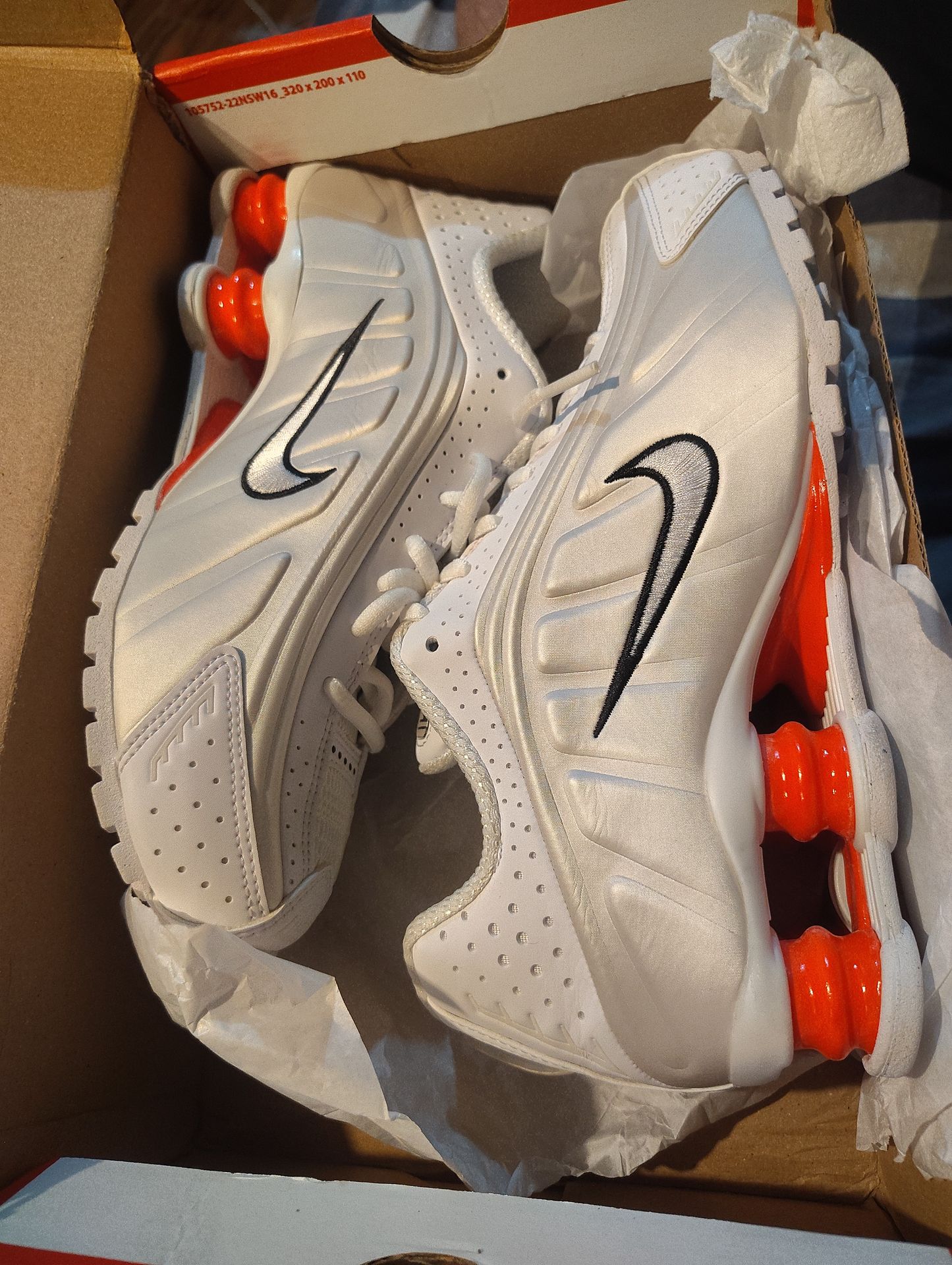 Nike Shox R4 / Women's Size 7