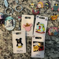 Disney Orlando Sea World Keychains & Pins