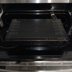 INSIGNIA  BLU RAY PlAYER