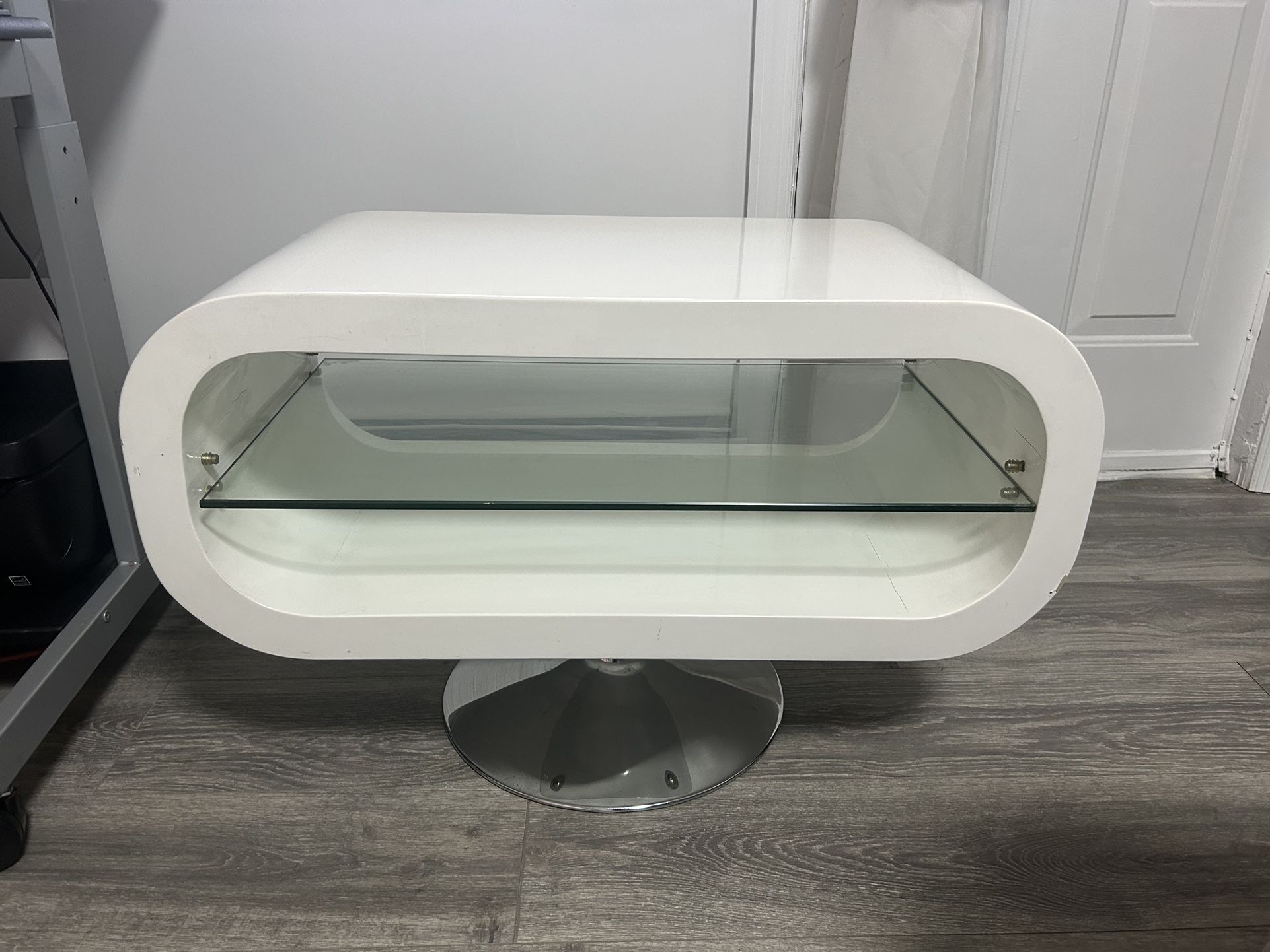 Decorative Swivel Accent Shelf
