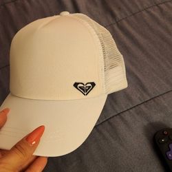 Roxy Cap