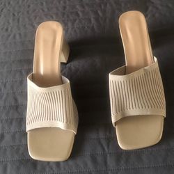 Beige sandals. New.