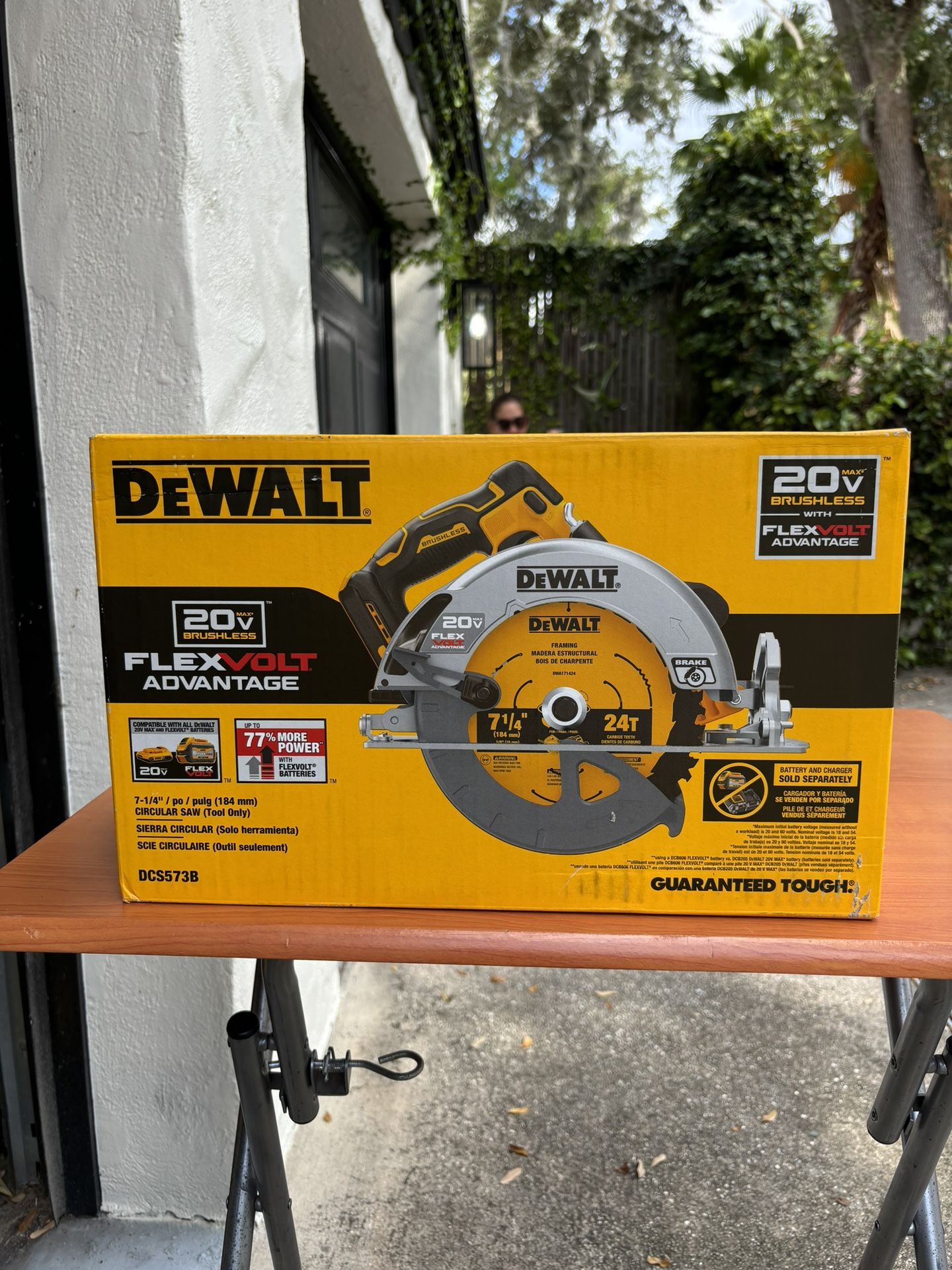 DEWALT FLEXVOLT ADVANTAGE 7-1/4 CIRCULAR SAW ( No Battery No Charger )