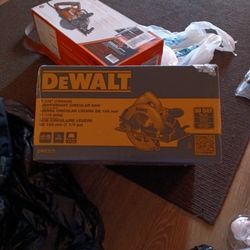 DeWalt 7-1/4 Lightweight Saw 