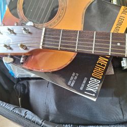 Yamaha ACOUSTIC Guitar 