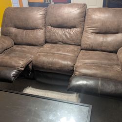 Sofa and TVs 